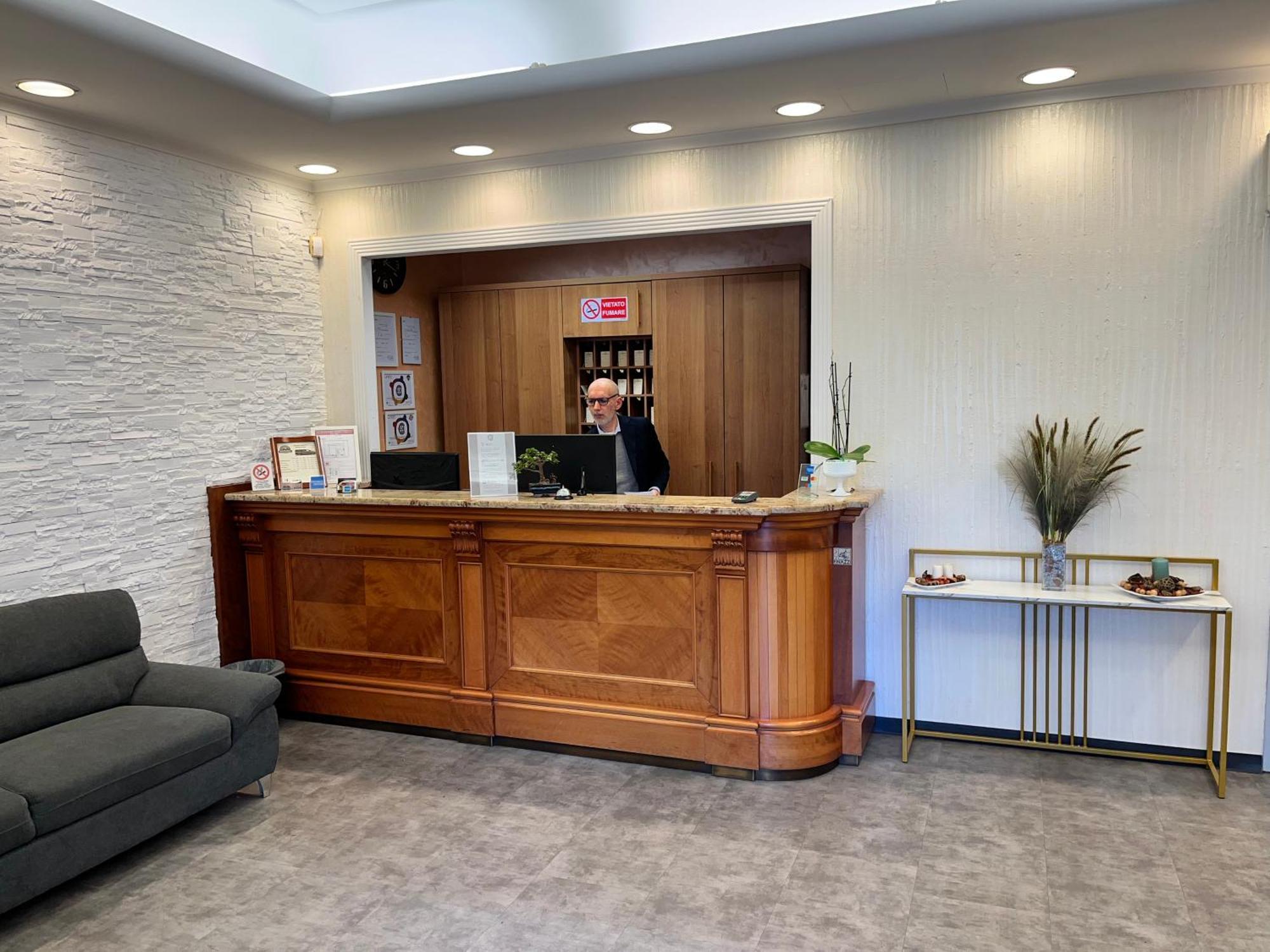 Eh Suites Rome Airport Euro House Hotels Fiumicino Exterior foto