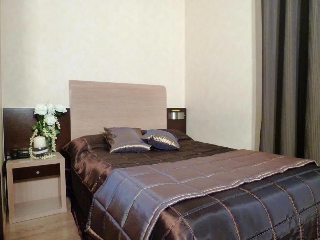 Eh Suites Rome Airport Euro House Hotels Fiumicino Exterior foto